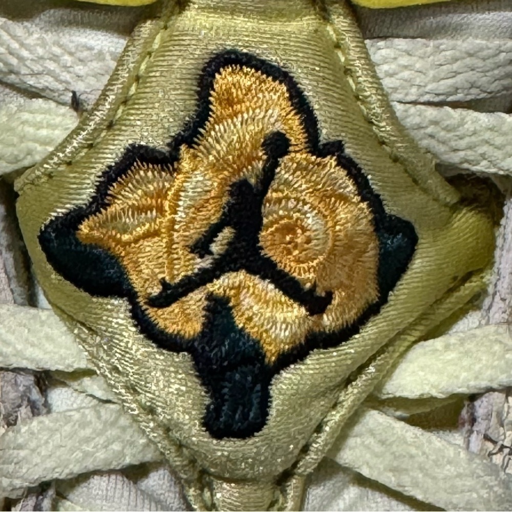 Nike Air Jordan 6 VI Retro PS Citron Dynamic Yellow 543389-800 Youth Size 2 - Picture 3 of 6